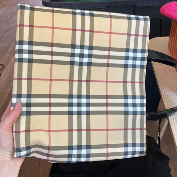 Burberry House Check Tote - Picture 6 of 6